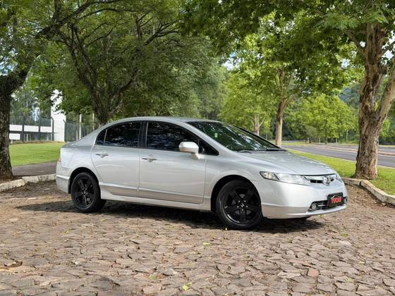 HONDA CIVIC 1.8 LXS 16V FLEX 4P AUTOMÁTICO